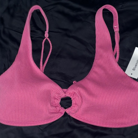 Brand new, never worn bikini top swimwear - Picture 1 of 1